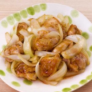 「鶏肉と玉ねぎの甘辛炒め」のレシピ動画