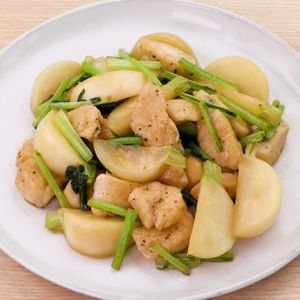 「鶏肉とかぶの甘辛炒め」のレシピ動画
