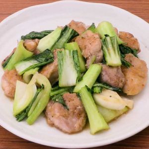 「鶏肉とチンゲン菜の味噌炒め」のレシピ動画