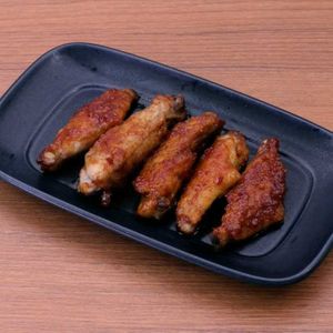 「手羽中のピリ辛炒め」のレシピ動画