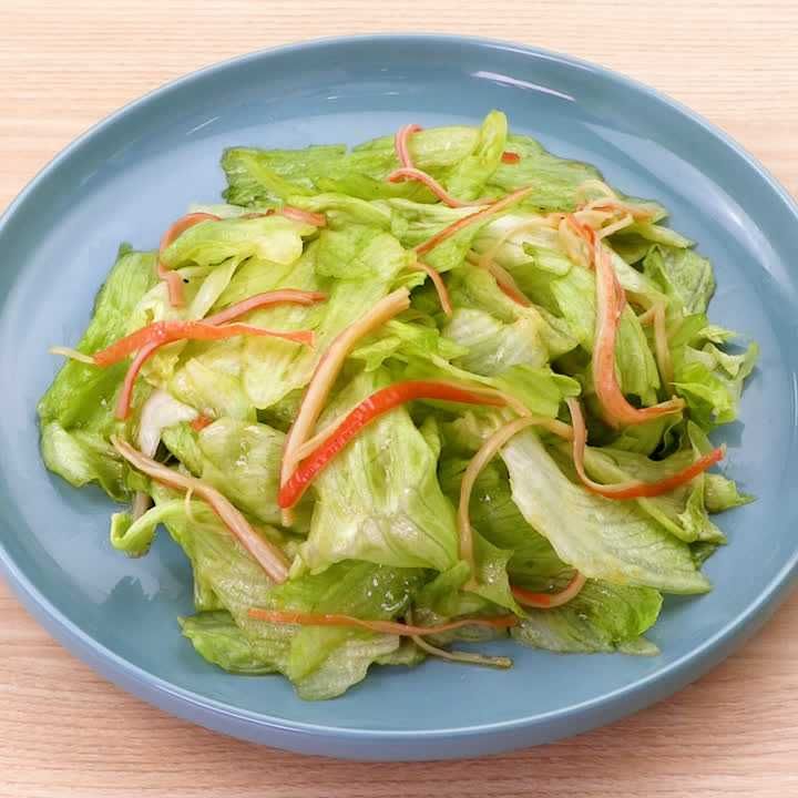 レタスとかにかまぼこの和風サラダ