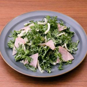 「わさび菜とハムのマヨサラダ」のレシピ動画