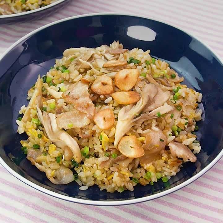 豚バラと舞茸のガーリックライス