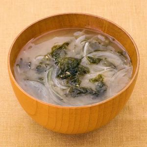 あおさと玉ねぎの味噌汁