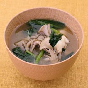 「小松菜とまいたけの味噌汁」のレシピ動画