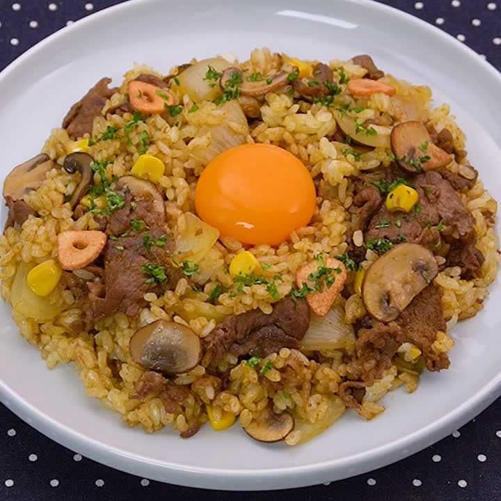 牛肉ときのこのカレーガーリックライス