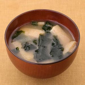 わかめと油揚げの味噌汁