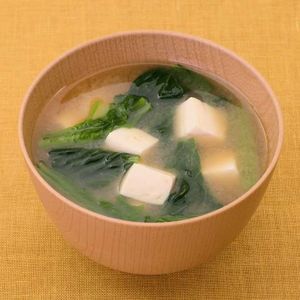 小松菜と豆腐の味噌汁