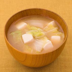 「白菜と豆腐の味噌汁」のレシピ動画