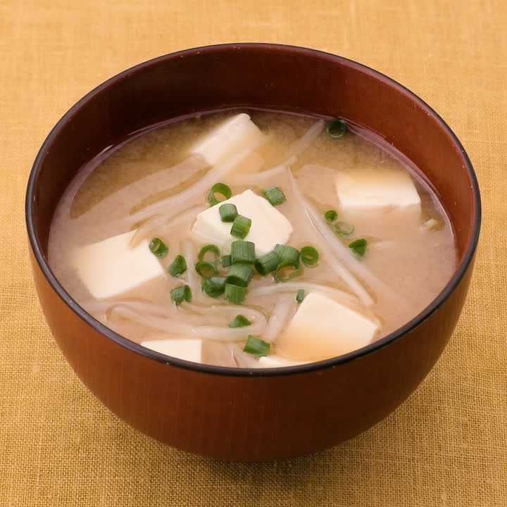 もやしと豆腐の味噌汁