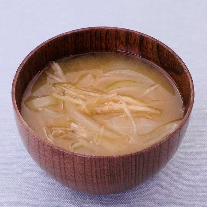 みょうがと玉ねぎの味噌汁