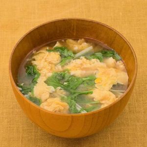 「水菜と卵の味噌汁」のレシピ動画