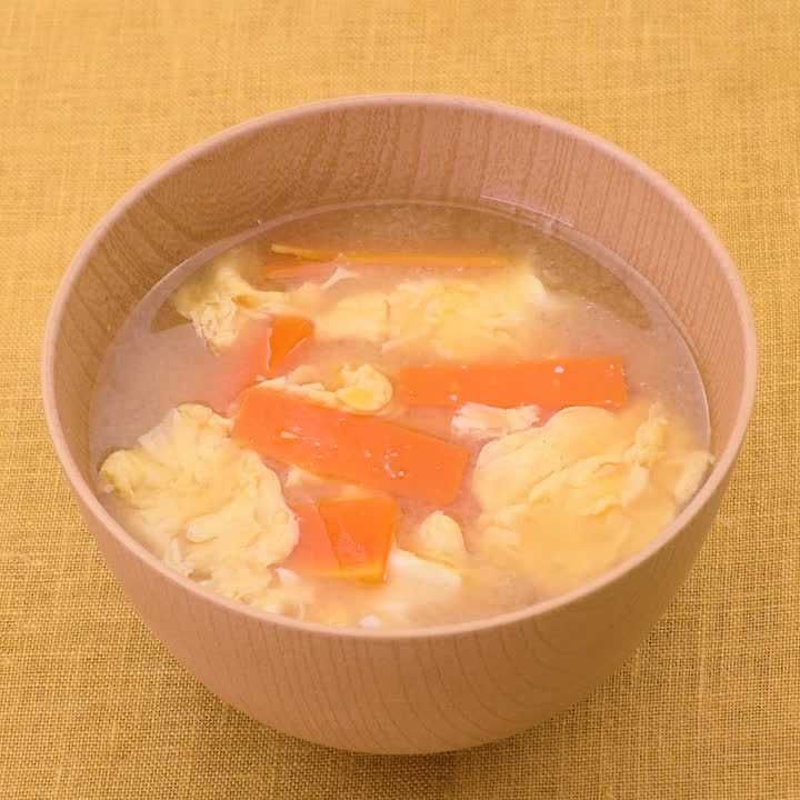 にんじんと卵の味噌汁