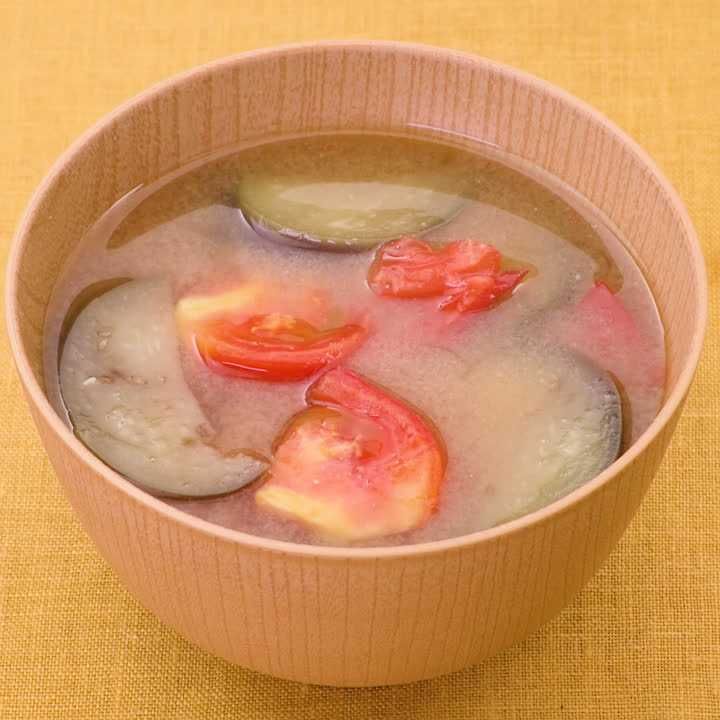 トマトとナスの味噌汁