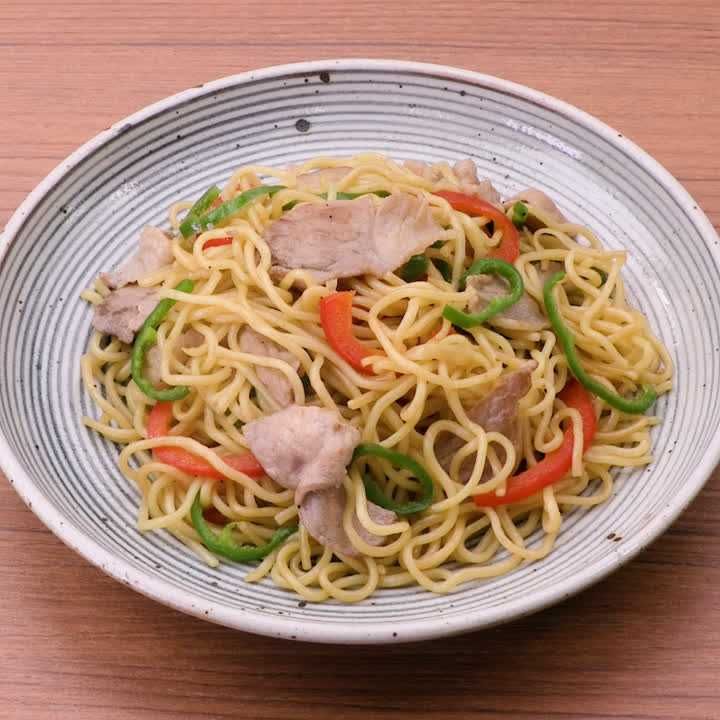 豚肉とパプリカ焼きそば