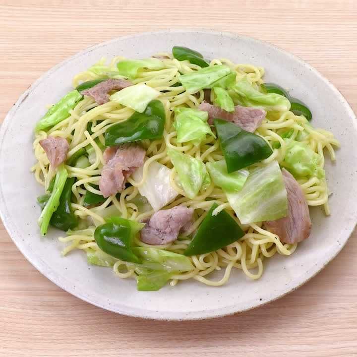 豚肉とキャベツの塩焼きそば