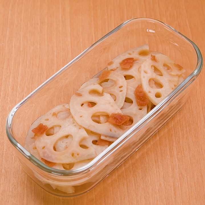 れんこんと梅の和え物