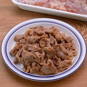「下味冷凍 豚こま肉の梅オイスター炒め」のレシピ動画