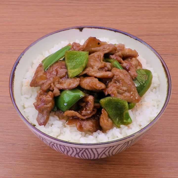 豚肉とピーマンのケチャップ丼