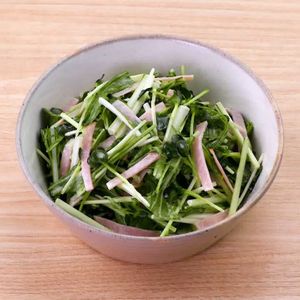 「水菜とハムのフレンチサラダ」のレシピ動画