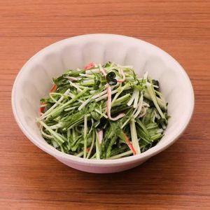 「水菜とかにかまぼこのフレンチサラダ」のレシピ動画