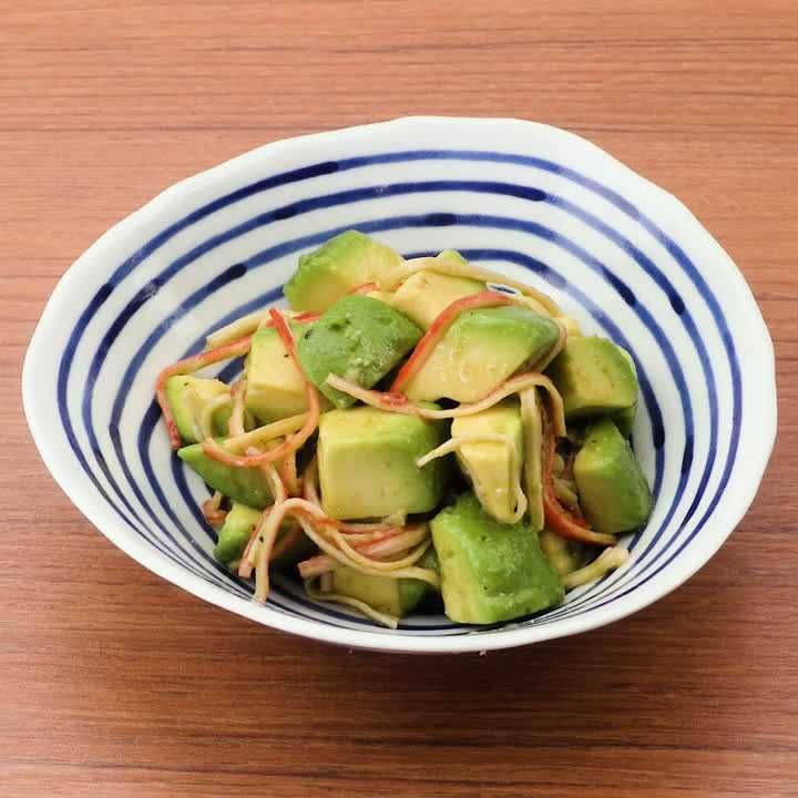 アボカドとかにかまぼこの和風サラダ