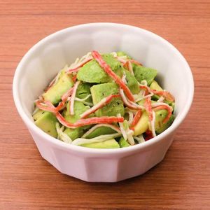 「アボカドとかにかまぼこのイタリアンサラダ」のレシピ動画