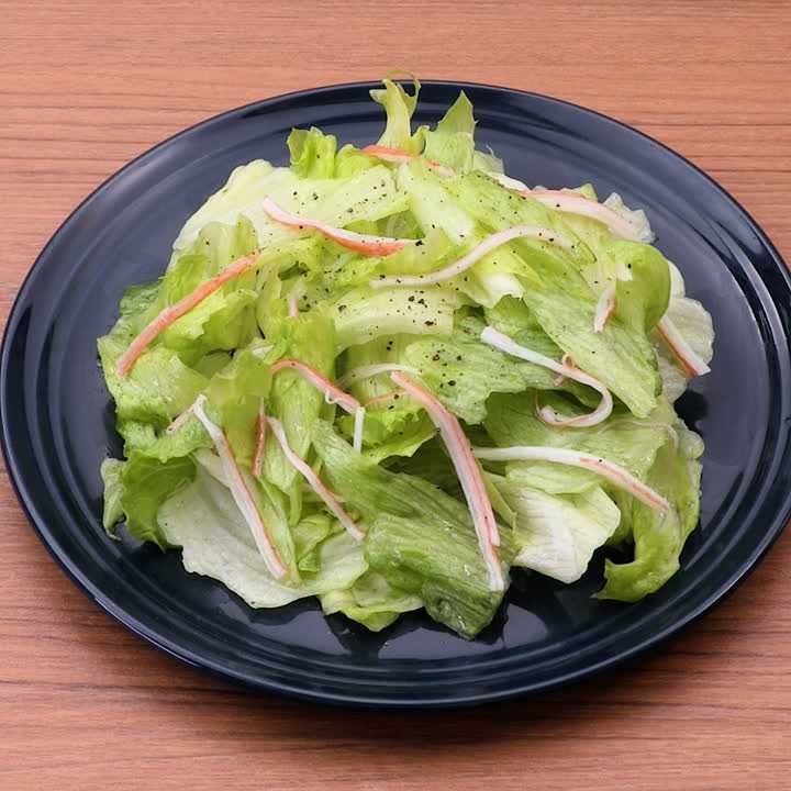 レタスとかにかまぼこのイタリアンサラダ