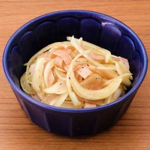 玉ねぎとハムの和風サラダ