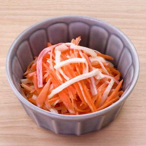 にんじんとかにかまぼこのフレンチサラダ