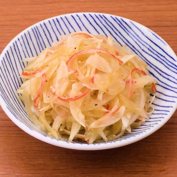 玉ねぎとかにかまぼこの和風サラダ