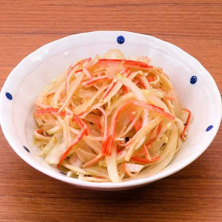 新玉ねぎとかにかまぼこの中華サラダ
