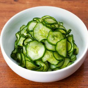 水で洗い流さないきゅうりの塩もみ