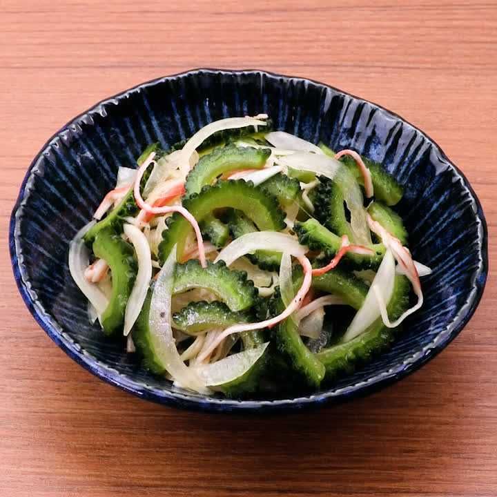 ゴーヤーとかにかまぼこの和風サラダ