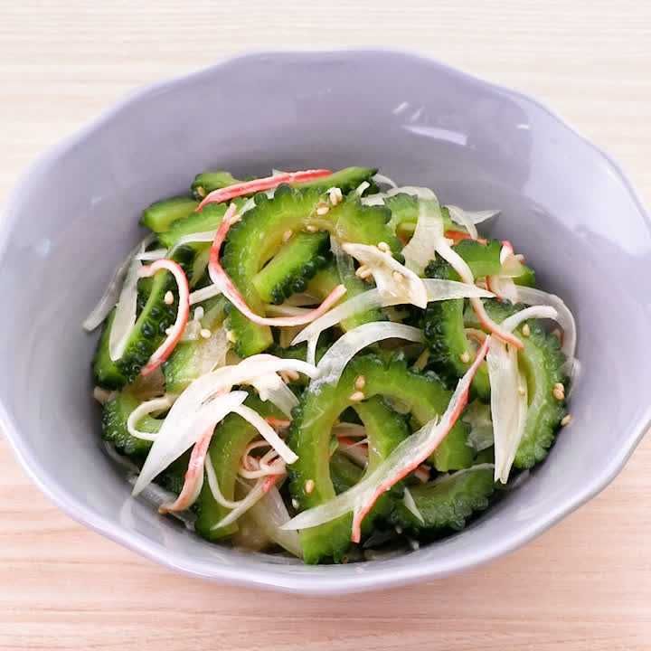 ゴーヤーとかにかまぼこの中華サラダ