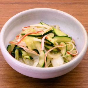 ズッキーニとかにかまぼこの中華サラダ