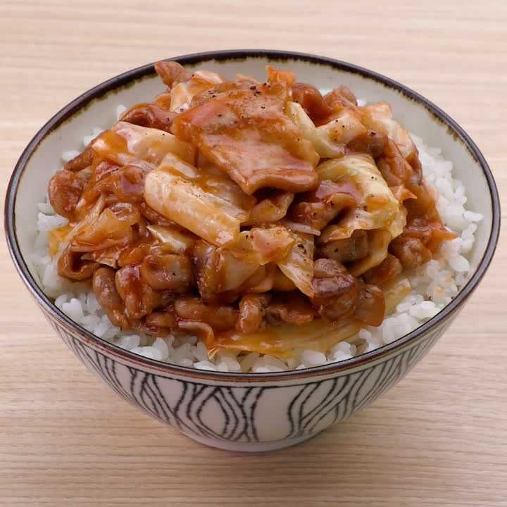 豚肉とキャベツのケチャップ丼