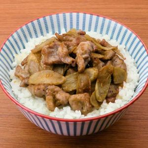 「豚肉とごぼうのうま味噌丼」のレシピ動画