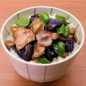 豚こまなすのうま味噌丼