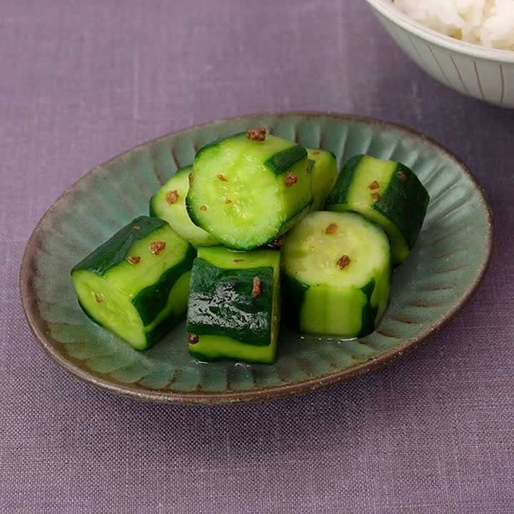 パパッと簡単 梅昆布茶できゅうりの浅漬けのレシピ動画 作り方 Delish Kitchen パパッと簡単 梅昆布茶できゅうりの浅漬けのレシピ動画 作り方 Delish Kitchen