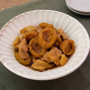 「鶏肉とへそ大根の煮物」のレシピ動画
