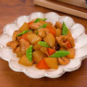 「鶏ももと根菜の照り煮」のレシピ動画