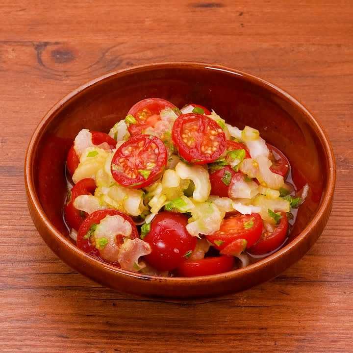 ミニトマトとセロリのサラダ