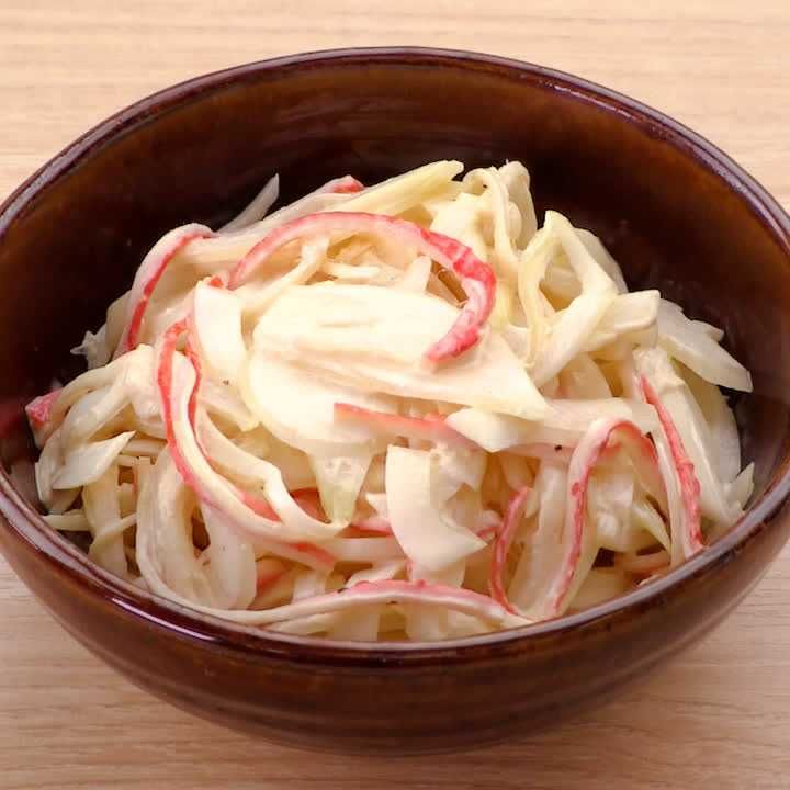 玉ねぎとかにかまぼこのマヨサラダ