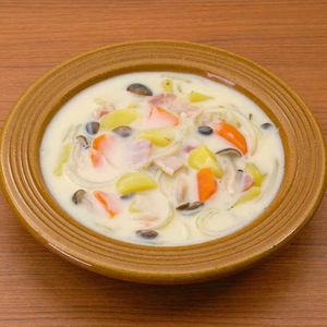 「豆乳のクリームシチュー」のレシピ動画