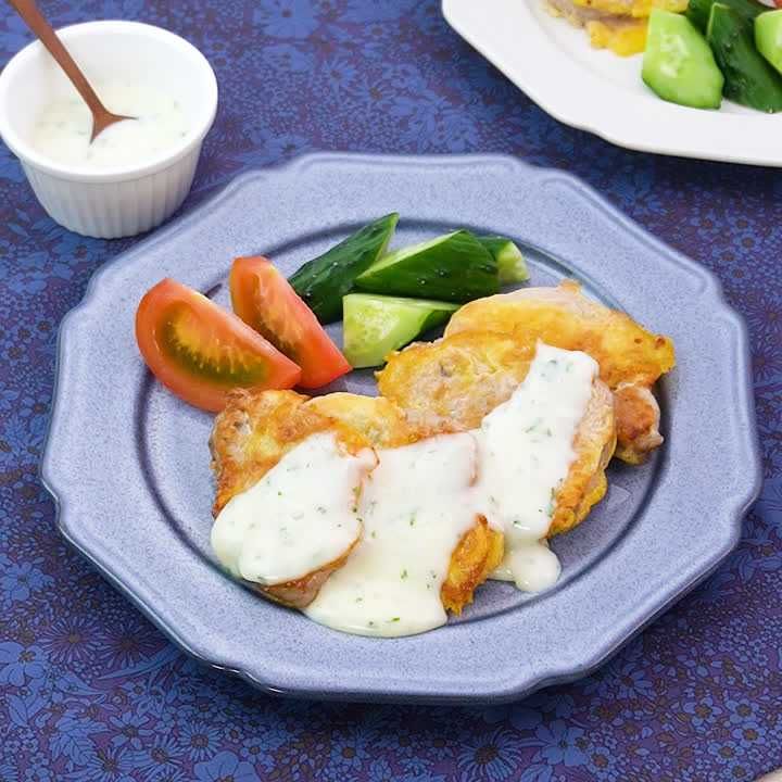 豚ヒレ肉のガーリックチーズソースピカタ