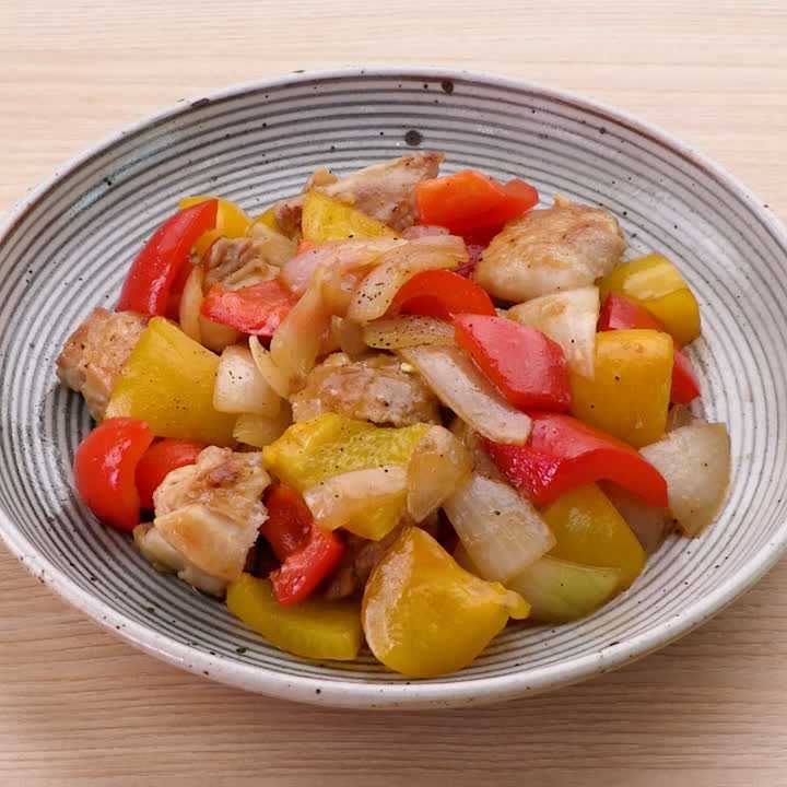 鶏肉とパプリカのオイスター炒め