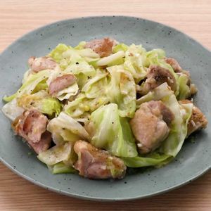 鶏肉とキャベツのねぎ塩炒め
