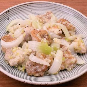 鶏肉と玉ねぎのねぎ塩炒め