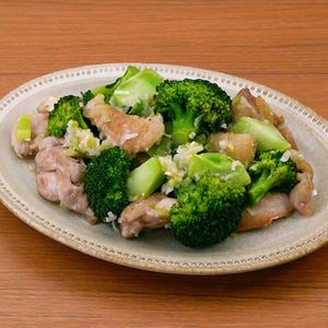 「鶏肉とブロッコリーのねぎ塩炒め」のレシピ動画